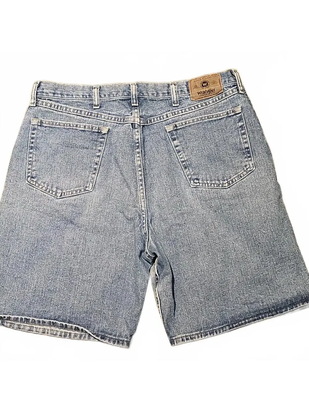 Wrangler Relaxed Fit Jean Short 38. Inseam 8.5